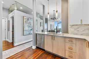 500 W Superior St, Chicago, IL 60654 - Photo 10