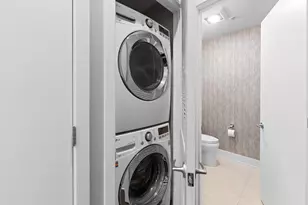 500 W Superior St, Chicago, IL 60654 - Photo 32