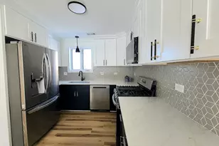 136 Peach St, Park Forest, IL 60466 - Photo 4