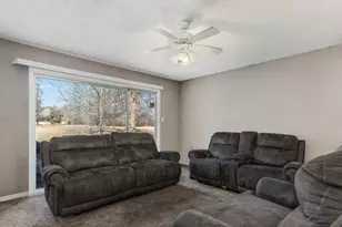 828 Mulford Ln, Joliet, IL 60431 - Photo 8