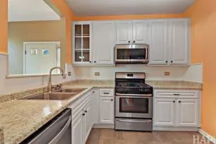 2947 Falling Waters Dr, Lindenhurst, IL 60046 - Photo 8