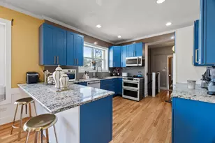 7937 S Luella Ave, Chicago, IL 60617 - Photo 6