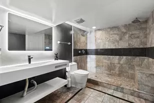 7937 S Luella Ave, Chicago, IL 60617 - Photo 16