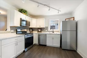 318 E Liberty St, Wauconda, IL 60084 - Photo 6