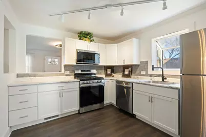 318 E Liberty Street, Wauconda, IL 60084 - Photo 2