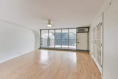 300 N State Street #2305, Chicago, IL 60654 - Photo 6