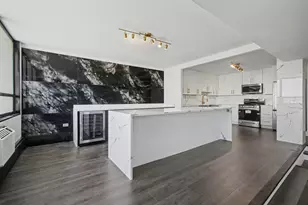 8801 W Golf Rd, Niles, IL 60714 - Photo 10