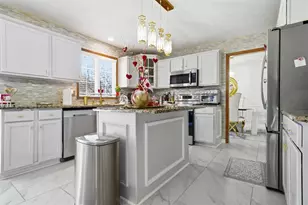 1504 Estate Dr, Normal, IL 61761 - Photo 12