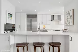 4170 N Marine Dr, Chicago, IL 60613 - Photo 8