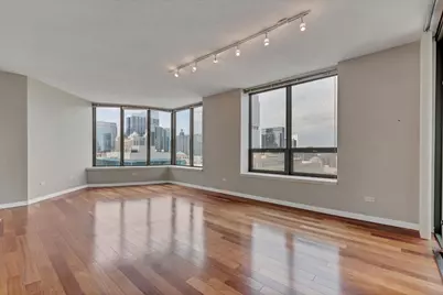 [Address not provided], Chicago, IL 60654 - Photo 2