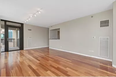 [Address not provided], Chicago, IL 60654 - Photo 4