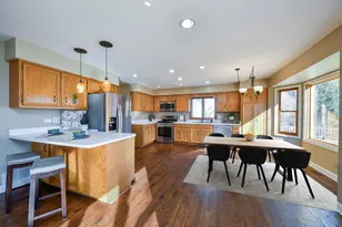 2657 Asbury Dr, Aurora, IL 60504 - Photo 6