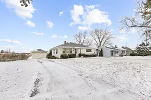 254 E Old Plank Rd, Burlington, IL 60109 - Photo 2