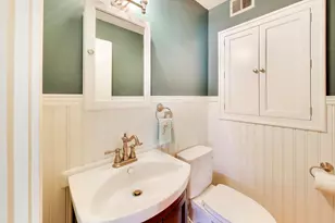 200 S Derbyshire Ln, Arlington Heights, IL 60004 - Photo 16