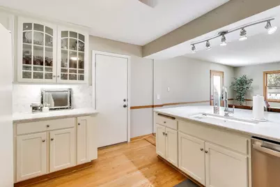 200 S Derbyshire Lane, Arlington Heights, IL 60004 - Photo 10