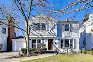 200 S Derbyshire Ln, Arlington Heights, IL 60004 - Photo 1