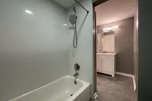 1105 Sandpiper Ct, Bartlett, IL 60103 - Photo 16