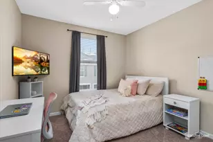 1011 Reserve Dr, Elgin, IL 60124 - Photo 12