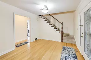 1110 S Plum Tree Ln, Palatine, IL 60067 - Photo 4