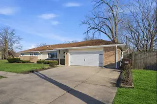 251 Westwood Dr, Park Forest, IL 60466 - Photo 2