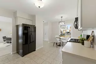 1328 Big Horn Trail, Carol Stream, IL 60188 - Photo 8