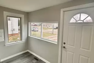 920 Hall St, Streator, IL 61364 - Photo 2