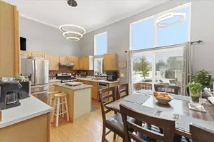 308 S Hackberry Circle, Round Lake, IL 60073 - Photo 10