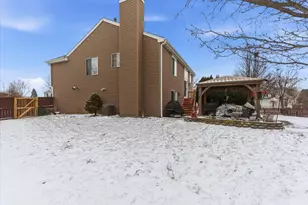 308 S Hackberry Circle, Round Lake, IL 60073 - Photo 32