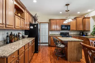 238 Willowwood Dr, Oswego, IL 60543 - Photo 8