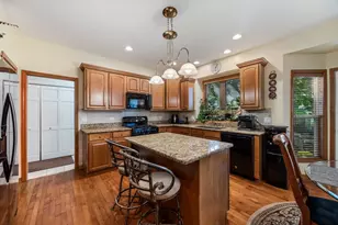 238 Willowwood Dr, Oswego, IL 60543 - Photo 6