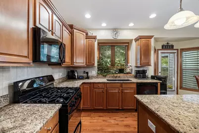 238 Willowwood Drive, Oswego, IL 60543 - Photo 10