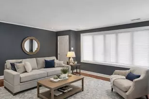 261 Minocqua St, Park Forest, IL 60466 - Photo 4