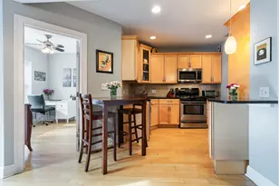 3654 W Belle Plaine Ave, Chicago, IL 60618 - Photo 8