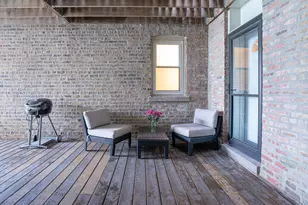 3654 W Belle Plaine Ave, Chicago, IL 60618 - Photo 10