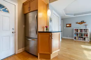 3654 W Belle Plaine Ave, Chicago, IL 60618 - Photo 8