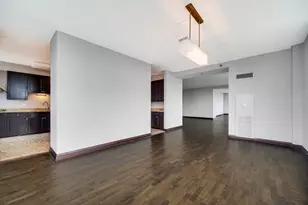 33 W Ontario St, Chicago, IL 60610 - Photo 6