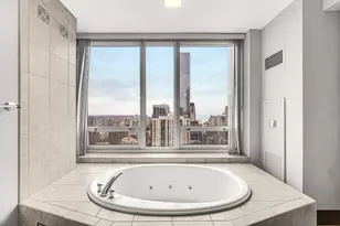 33 W Ontario St, Chicago, IL 60610 - Photo 16