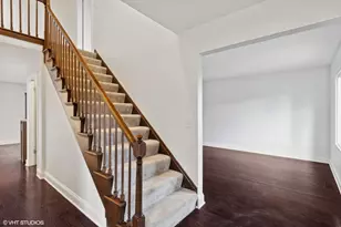 366 Ventura Club Dr, Roselle, IL 60172 - Photo 2