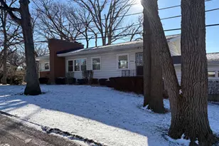 13 Riegel Oaks Ln, Homewood, IL 60430 - Photo 2