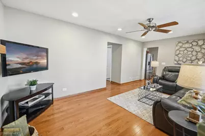 725 Leslie Lane, Schaumburg, IL 60194 - Photo 16