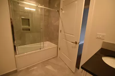 3833 N Broadway Street #313, Chicago, IL 60613 - Photo 8