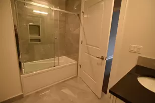 3833 N Broadway St, Chicago, IL 60613 - Photo 8