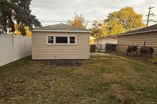 12549 S Laflin St, Calumet Park, IL 60827 - Photo 8