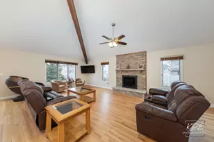 9361 Keswick Dr, Woodridge, IL 60517 - Photo 12