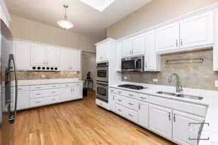 9361 Keswick Dr, Woodridge, IL 60517 - Photo 8