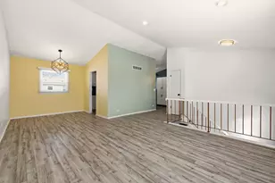 304 Jonquil Ct, Aurora, IL 60504 - Photo 12