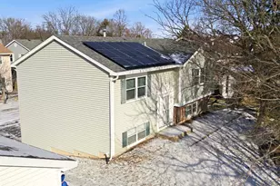 304 Jonquil Ct, Aurora, IL 60504 - Photo 2