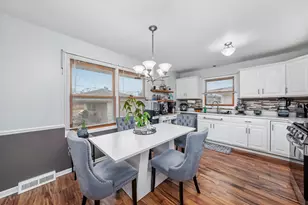 19404 Wildwood Ave, Lansing, IL 60438 - Photo 8