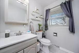 19404 Wildwood Ave, Lansing, IL 60438 - Photo 12