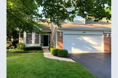 1919 Waverly Circle, Saint Charles, IL 60174 - Photo 1